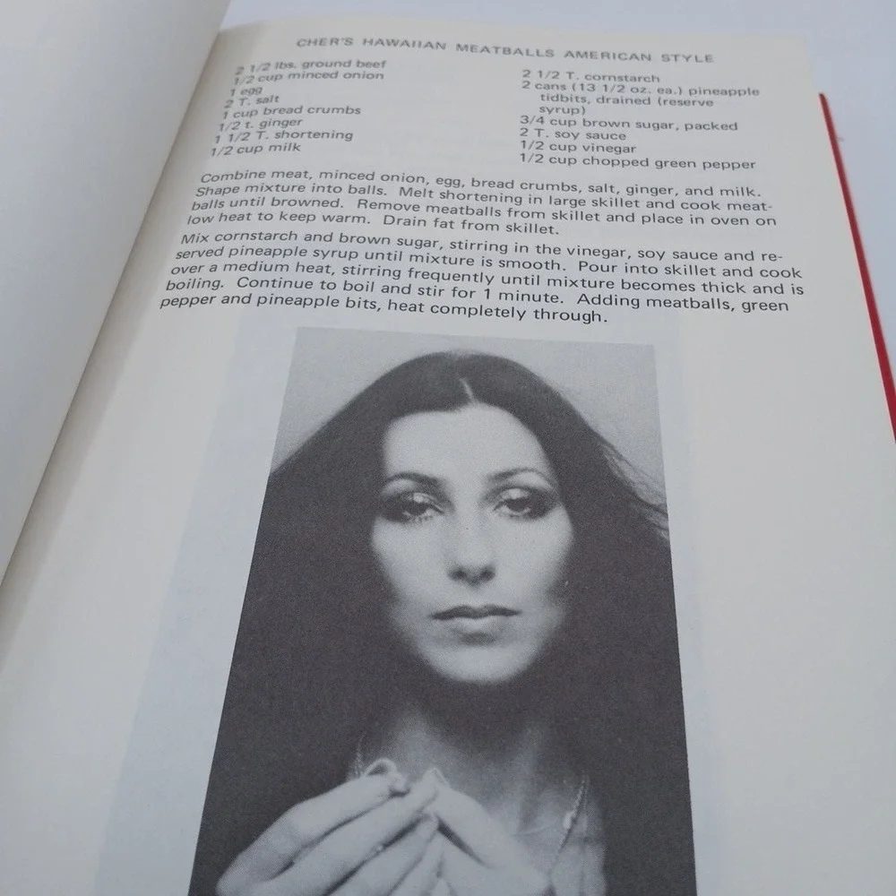 Habilitat's Celebrity Cookbook MINT 1978 Cher Burt‎ Reynolds Burnett NOS rare